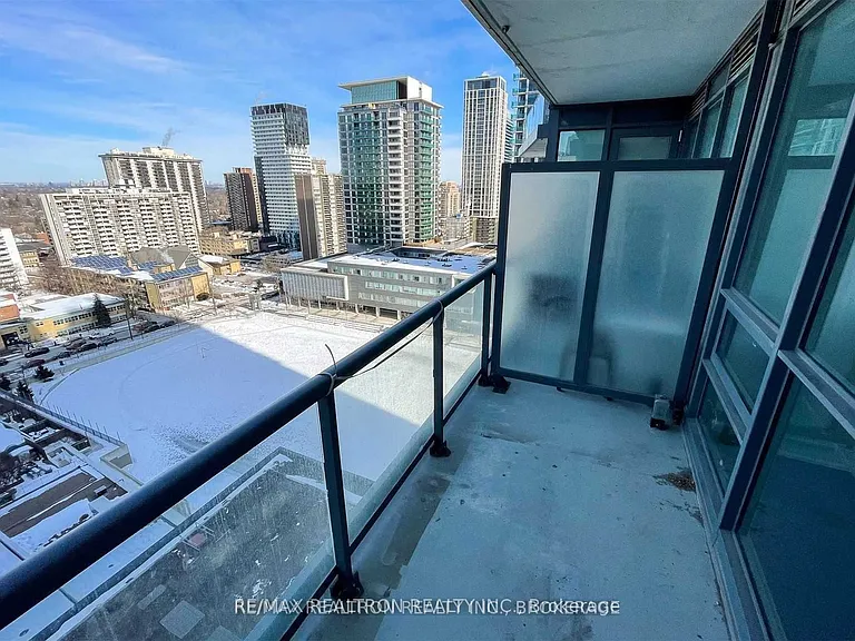 30 Roehampton Ave #1606 — Photo 22