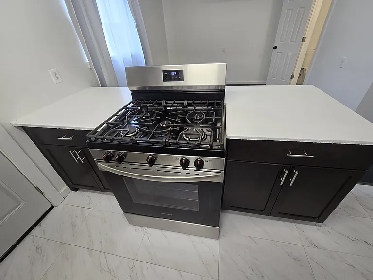 470 Zahn Dr #2 — Photo 4
