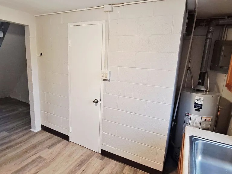240 W High St — Photo 4