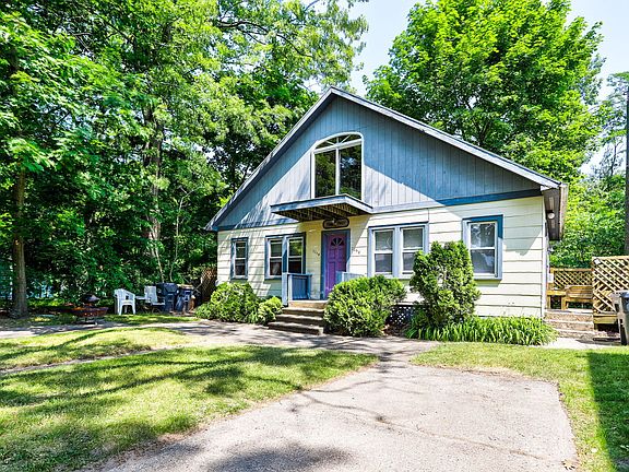 3rd image of 225 Brockway Ave