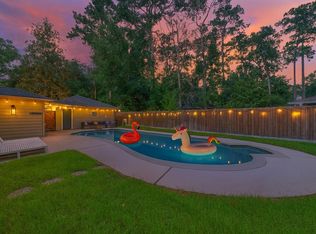 563 Landfall Ln, Conroe, TX 77302