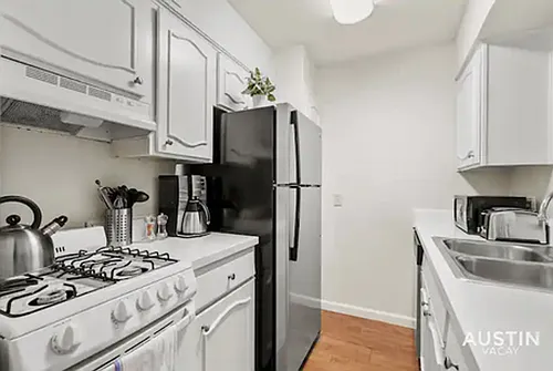Tarrytown Flats Photo 1