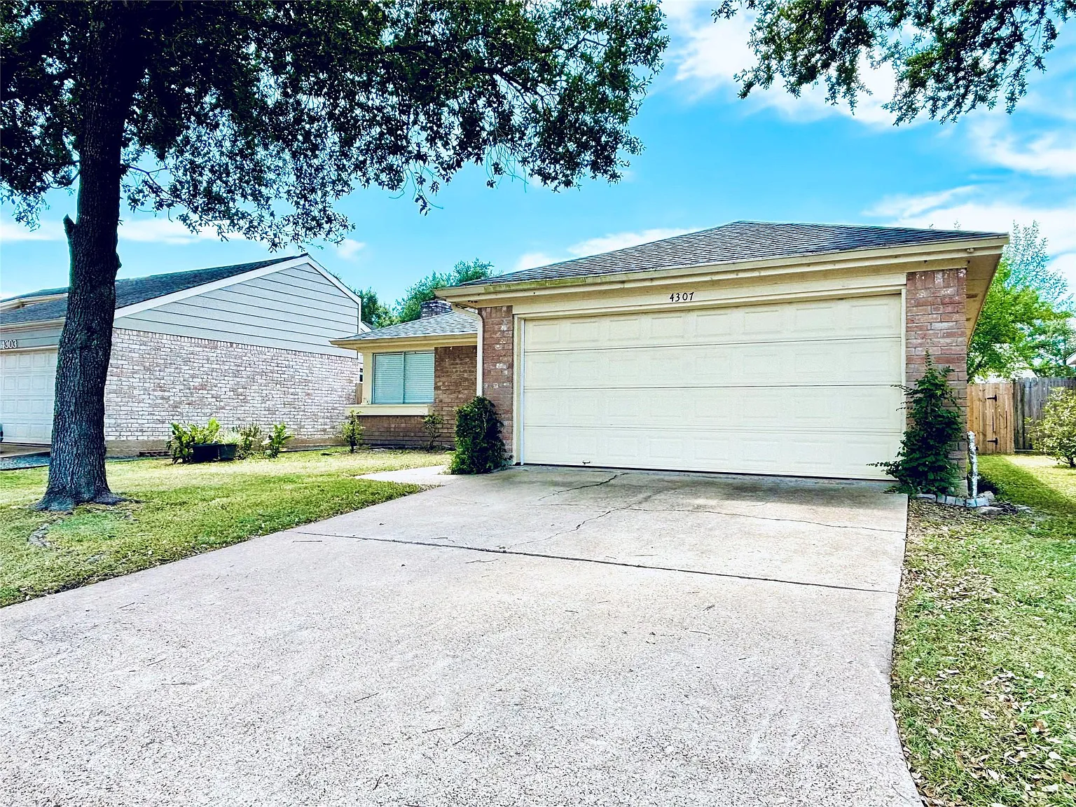 3 bed, 2.0 bath, 1548 sqft, $1,795 — Photo 2