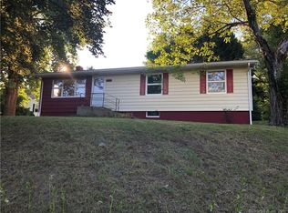 18 Thompson Ave, Putnam, CT 06260