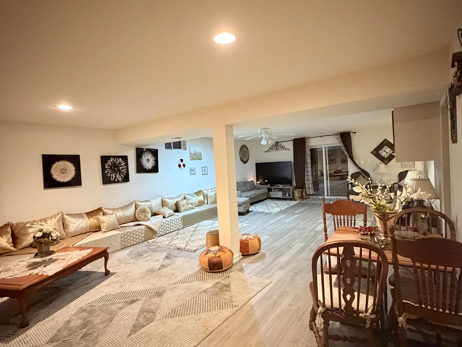 2 bed, 1200 sqft, $1,900 — Photo 1