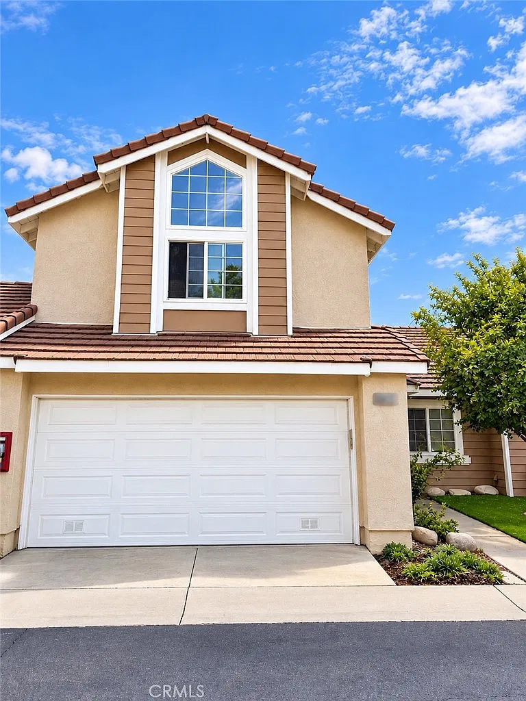 3 bed, 2.5 bath, 1463 sqft, $3,500 — Photo 2
