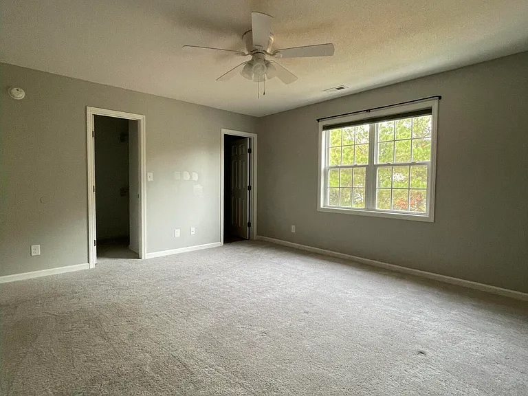 160 Kelly Cir — Photo 13
