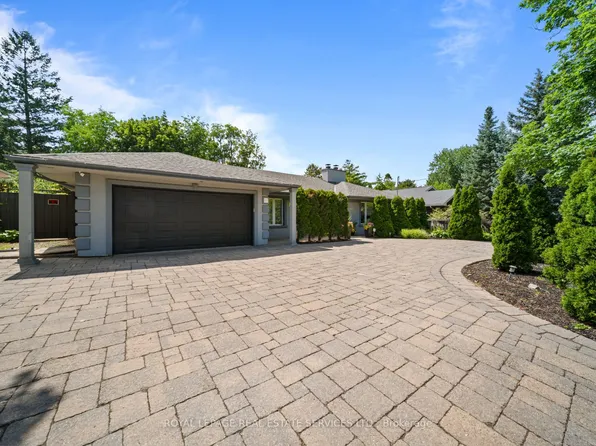 1592 Islington Ave, Toronto, ON M9A 3M6