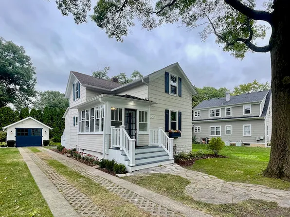 509 Peyton St, Geneva, IL 60134