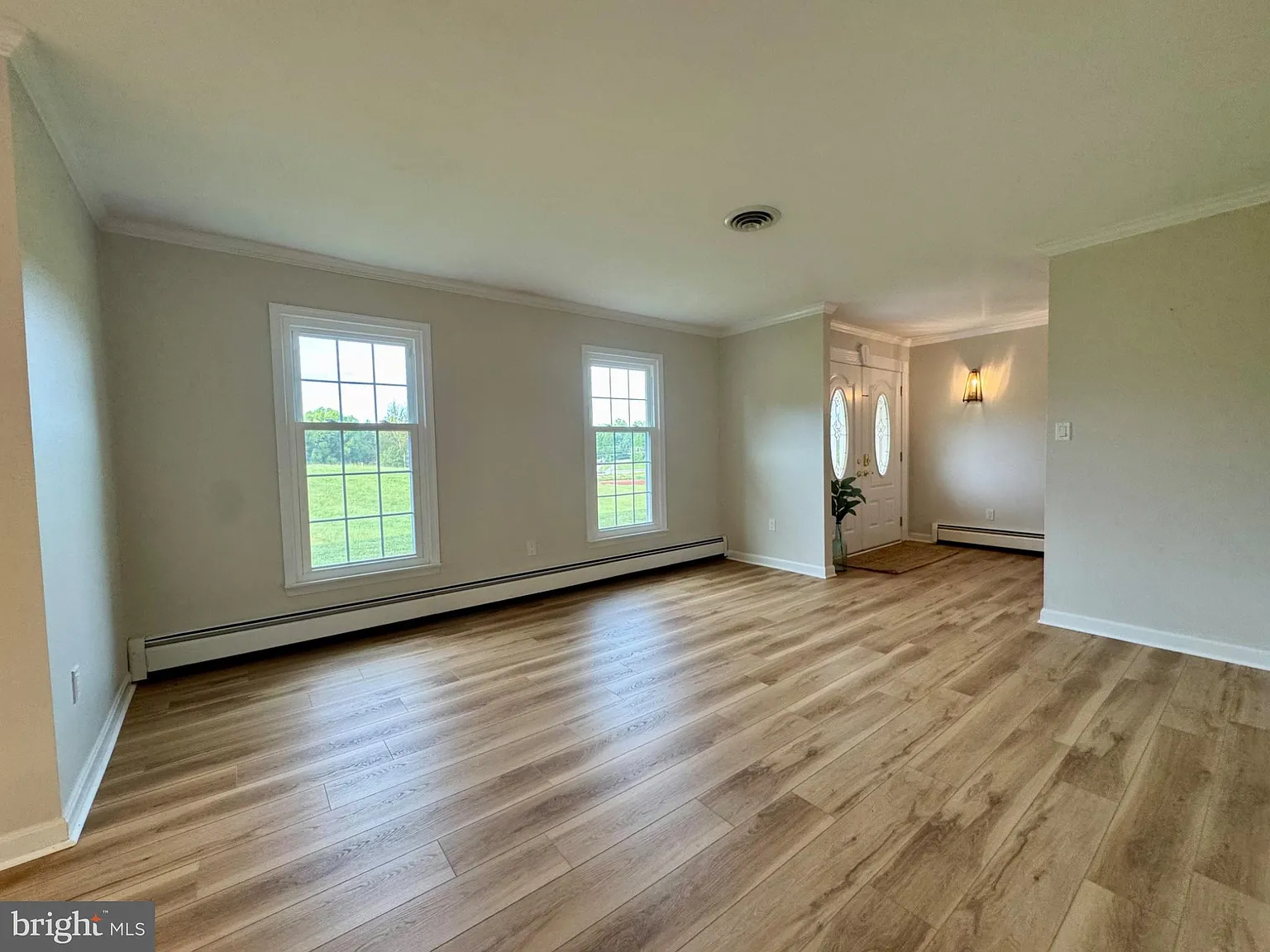 3 bed, 2.5 bath, 2571 sqft, $3,300 — Photo 4
