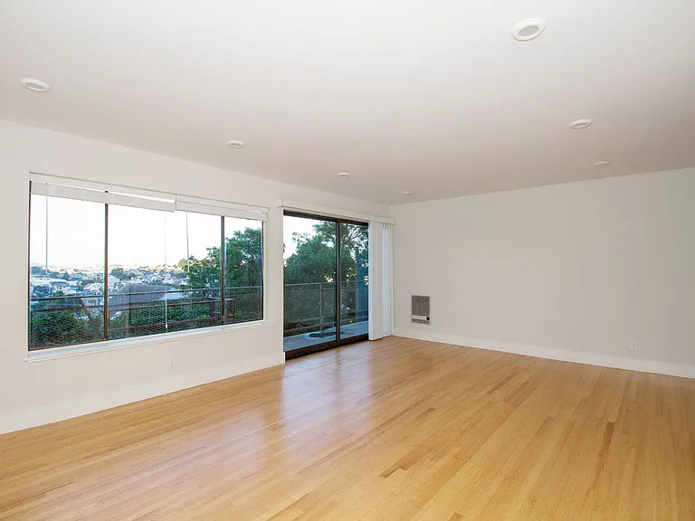 660 Clipper — Photo 26