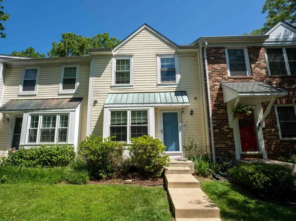 18246 Fox Chase Cir, Olney, MD 20832