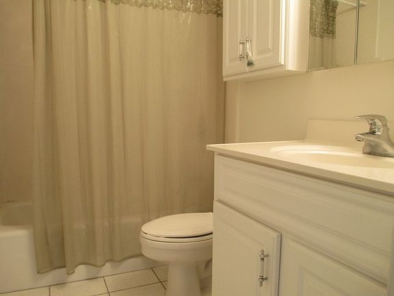 5th image of 949 Ala Nanala St APT 702