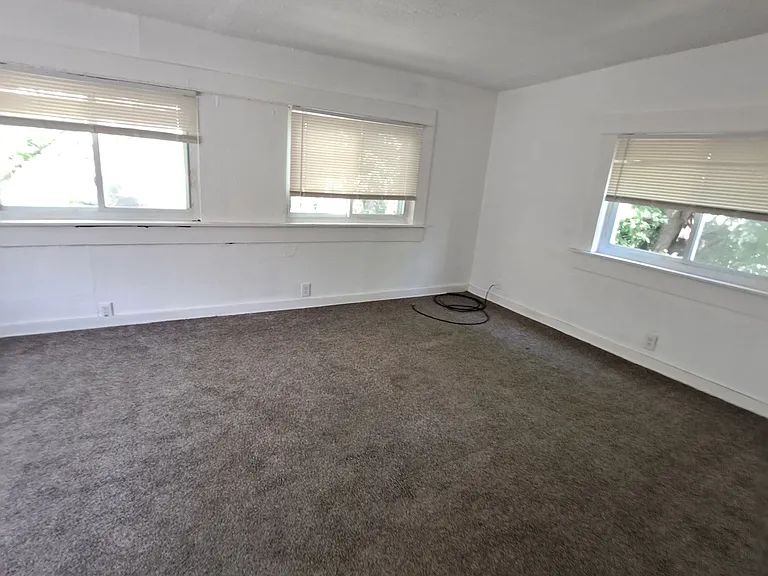 511 Parrot St — Photo 10