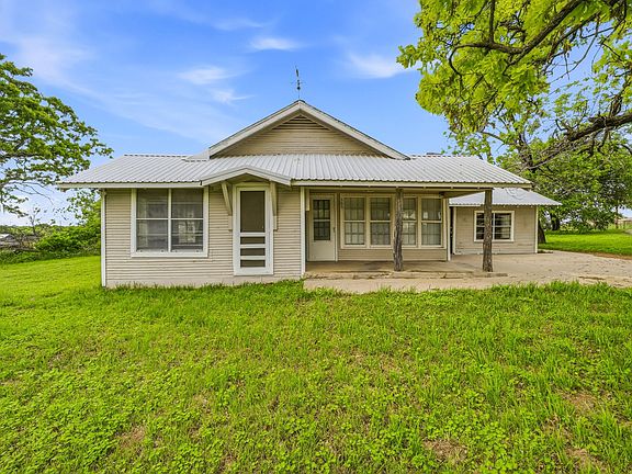 3rd image of 305 County Road 483
