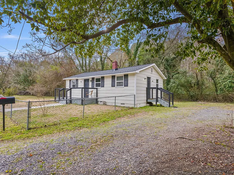 700 Ross Rd — Photo 3