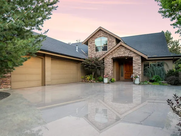9083 W Pandion Ln, Garden City, ID 83714