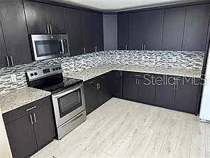 759 Clifton Hills St — Photo 3