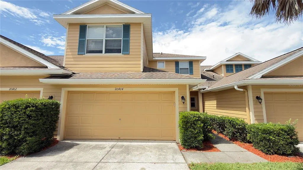 3 bed, 2.5 bath, 1455 sqft, $2,200 — Photo 1