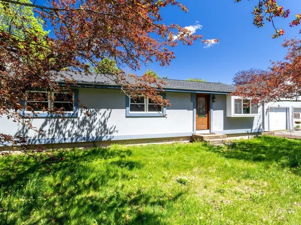 17 Fairview Ave, Ashburnham, MA 01430