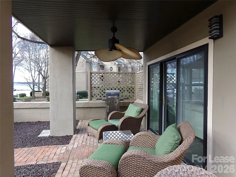 646 Portside Dr — Photo 23