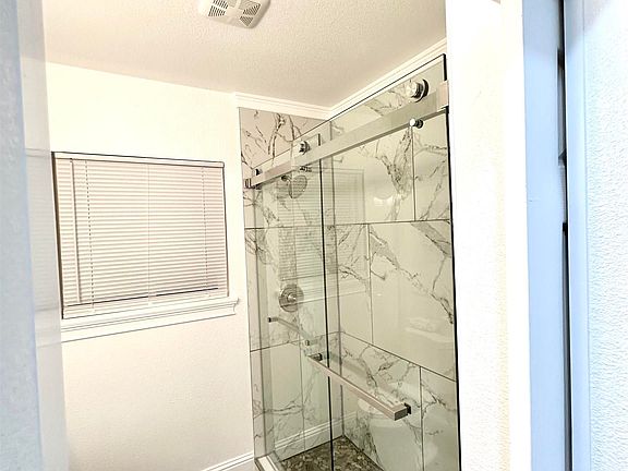 2nd image of 7724 Crest Ave