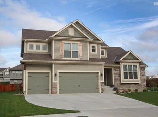 10544 N Oakland Avenue, Kansas City, MO 64157