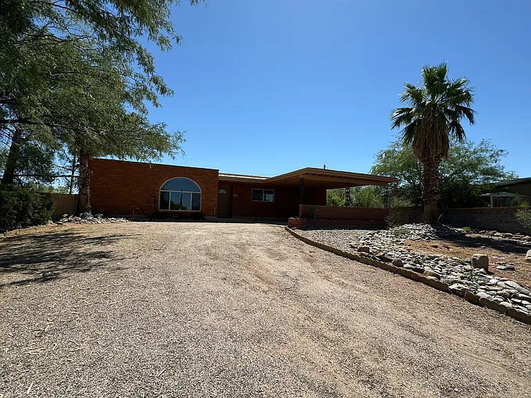 10 W Forrest Feezor St — Photo 1
