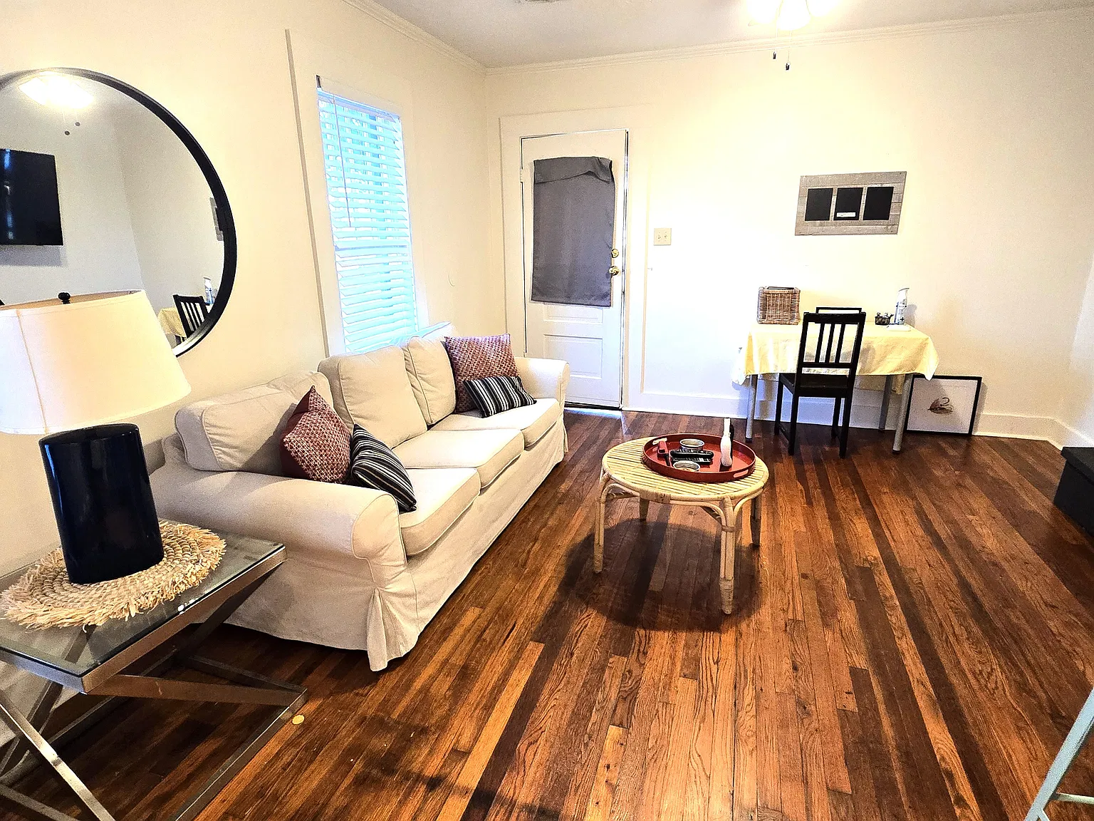 904 Louisiana Ave — Photo 1