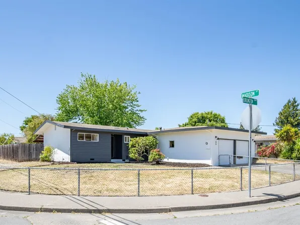 66 Burlington Drive, Petaluma, CA 94952