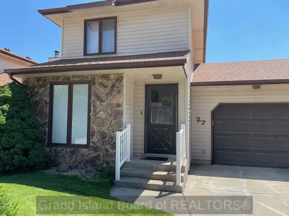 27 Chantilly St, Grand Island, NE 68803