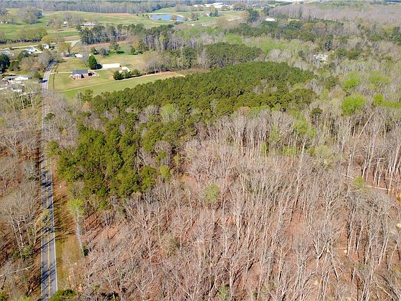 3rd image of 900 Simpson Rd