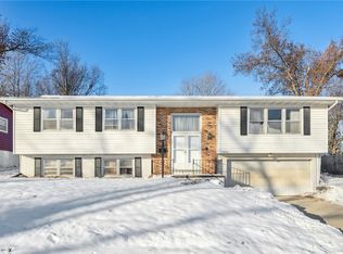 1031 34th St SE, Cedar Rapids, IA 52403