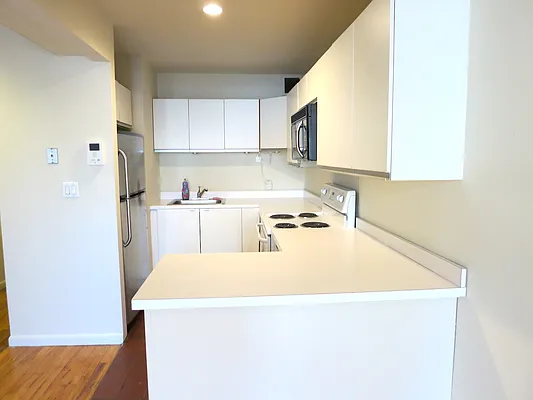 Rented by Brooklyn Heights Real Estate Inc | media 32