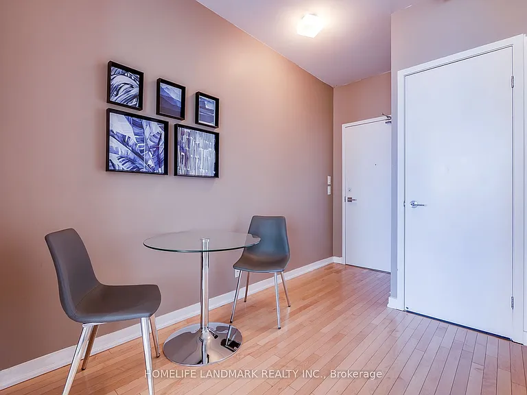 14 York St #1807 — Photo 2