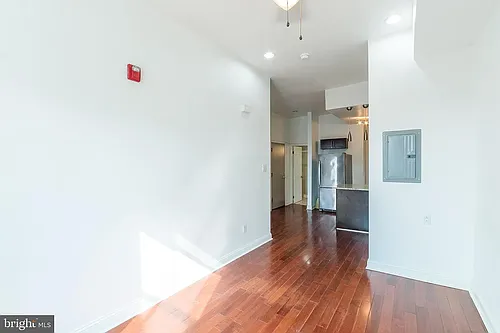 1633 W Girard Ave #2F Photo 1