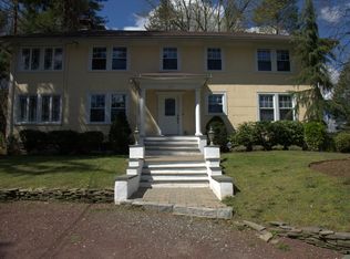 1205 Post Rd, Scarsdale, NY 10583