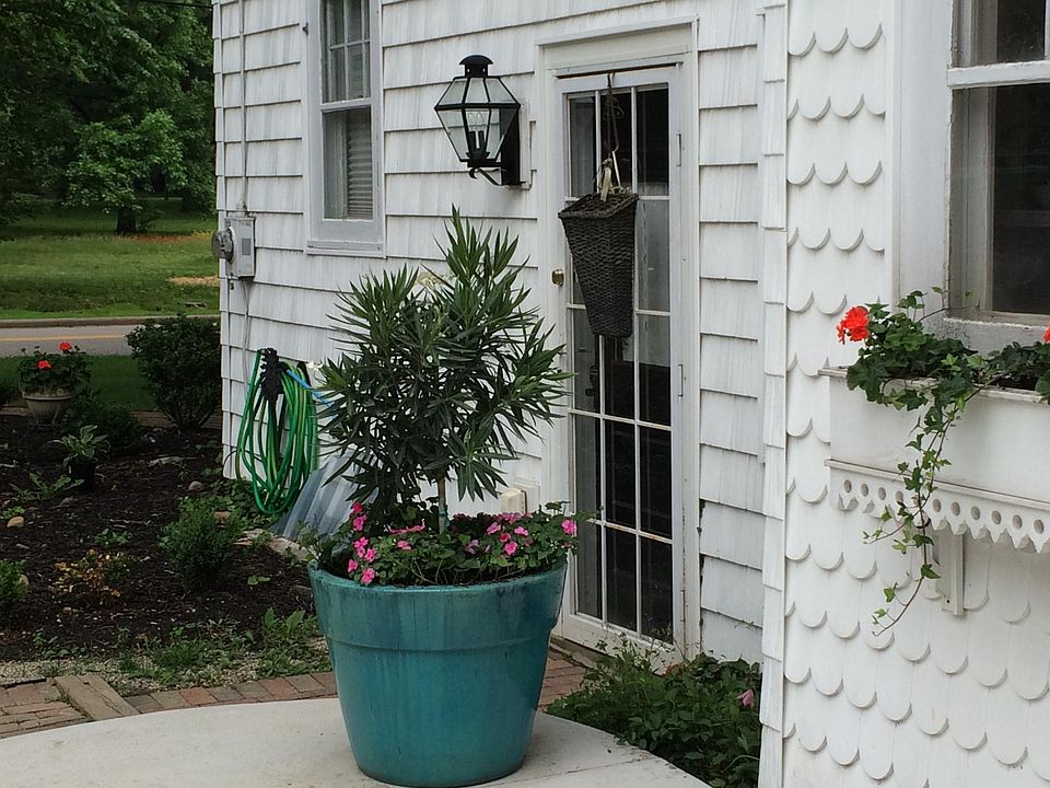 264 Glenwood St SW, North Canton, OH 44720 Zillow