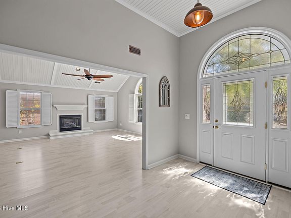 3rd image of 705 Valley Brook Road