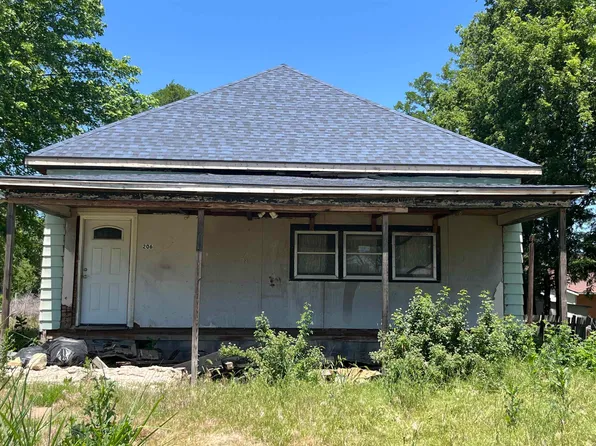 206 E Nebraska St, Turon, KS 67583