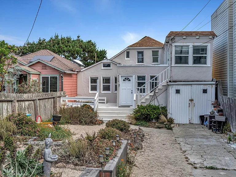 4118 Moraga St — Photo 2