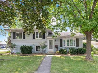 1271 Maple St, Neenah, WI 54956