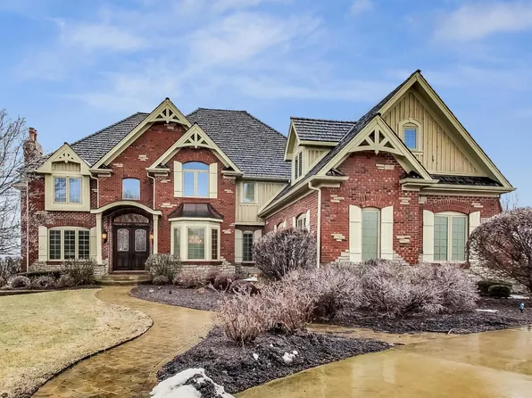 280 Honey Lake Ct, North Barrington, IL 60010