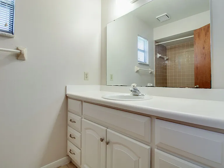 754 Forest St — Photo 11