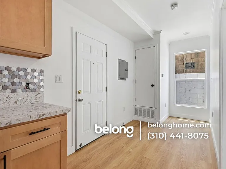 1702 W 43rd St — Photo 22