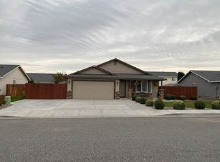 4414 Kubota Ln, Pasco, WA
