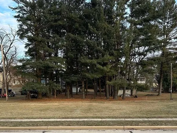2 Bue St, Deerfield, WI 53531