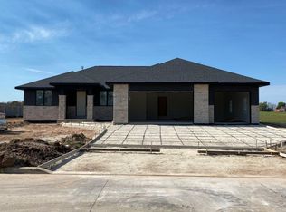 2424 Crossing Meadows Dr, Manitowoc, WI 54220