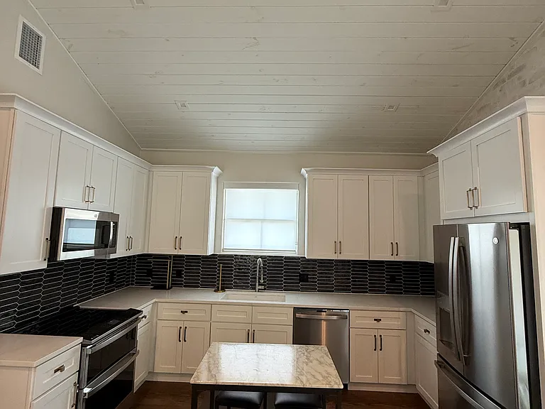 439 W Comstock Ave — Photo 14