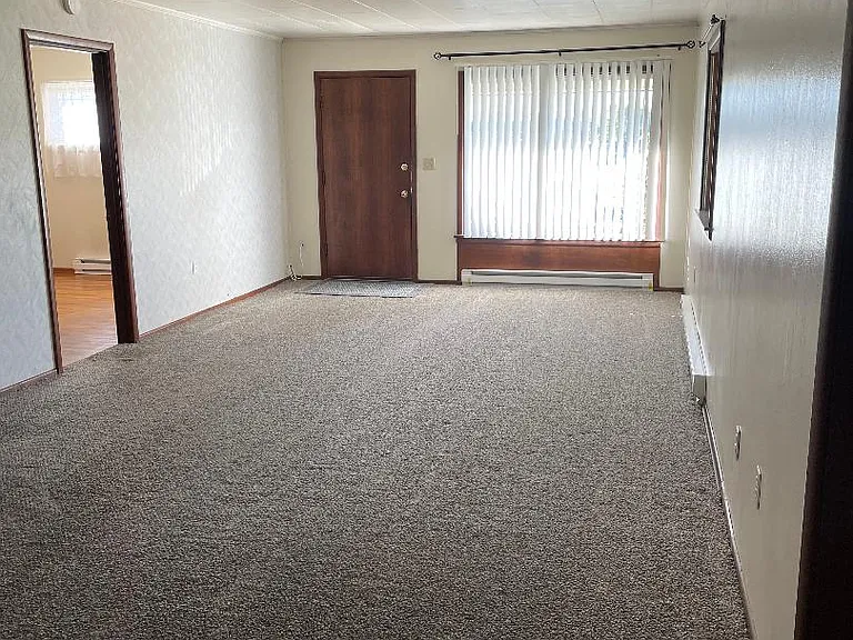 4309 1/2 Maple Ct — Photo 5
